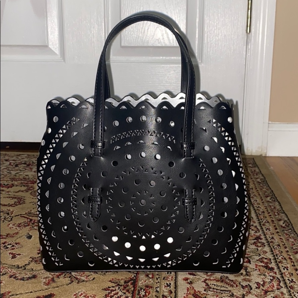 Black purse handbag